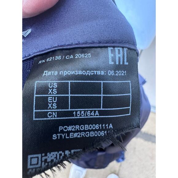 Guess by Marciano All Over Sequin Cropped Top & High Rise Flare Leg Pants Set XS - Picture 12 of 15